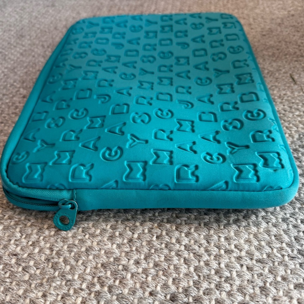 Marc Jacobs turquoise laptop neoprene sleeve - up to 15” - Picture 8 of 14